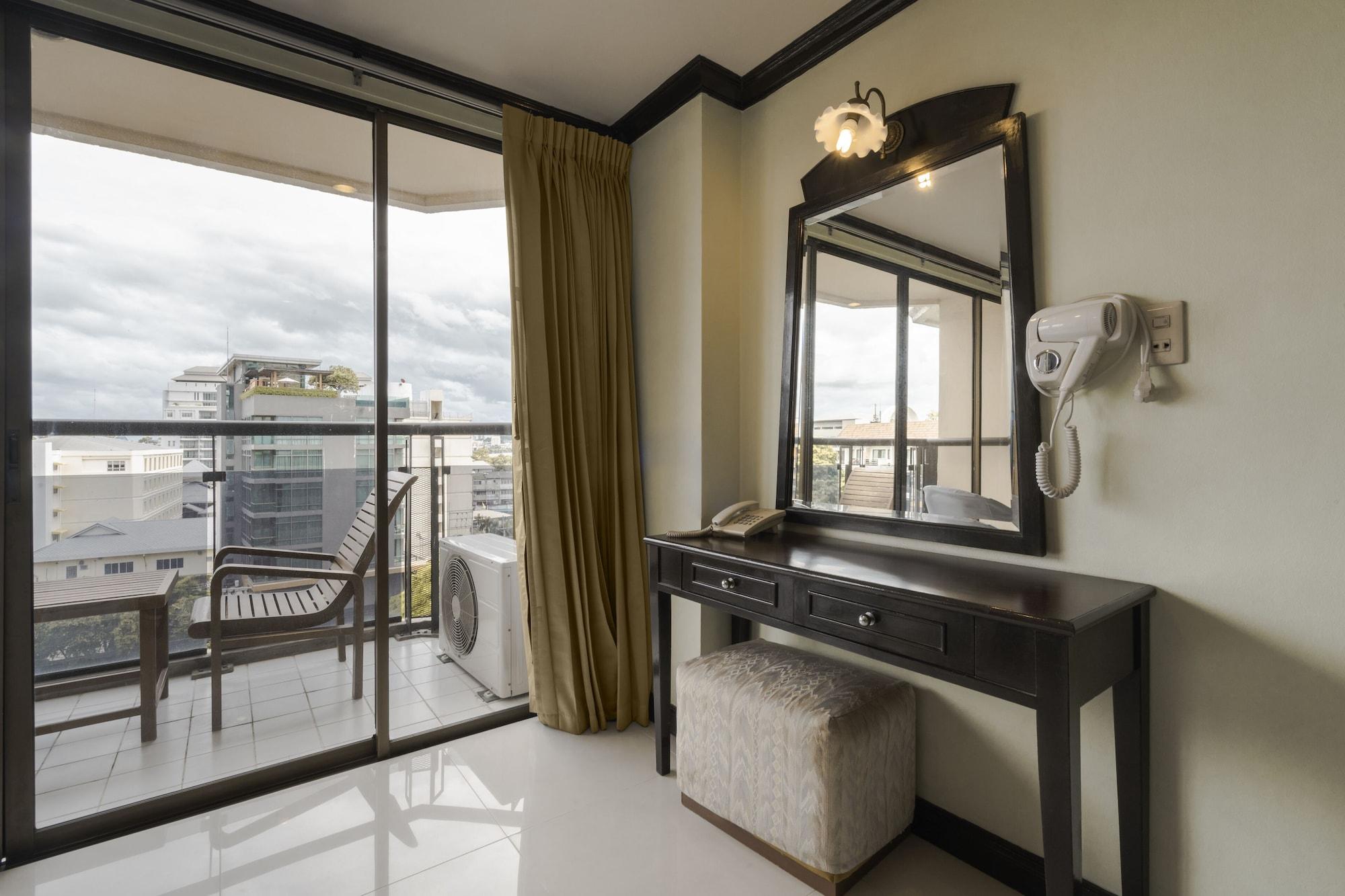 Mike Beach Resort Pattaya Ngoại thất bức ảnh