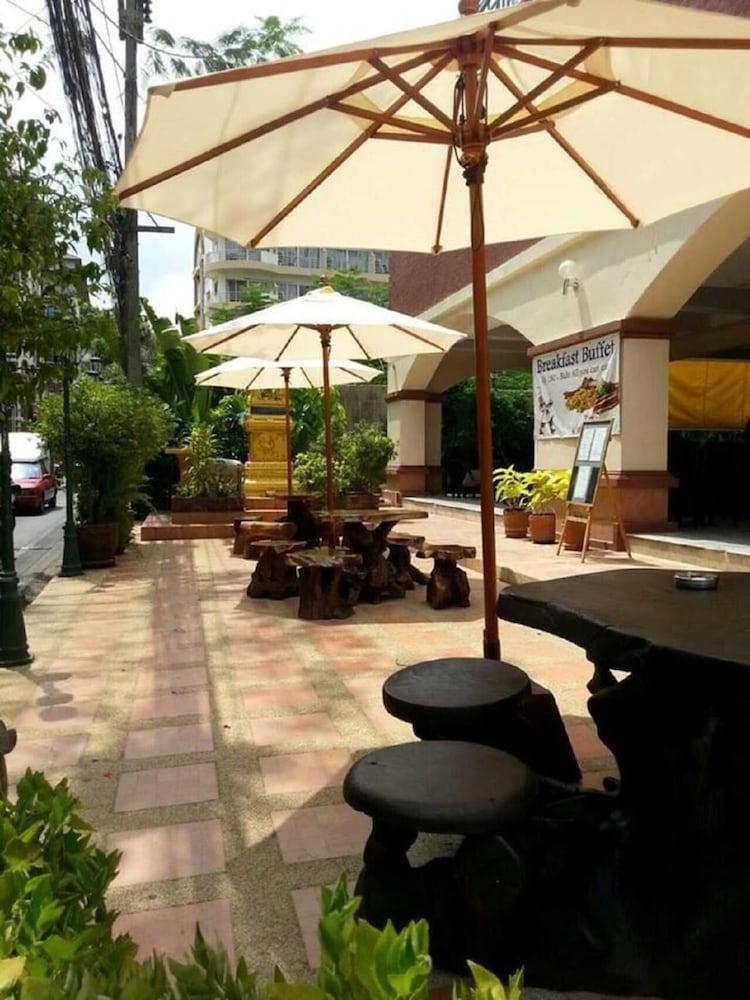 Mike Beach Resort Pattaya Ngoại thất bức ảnh