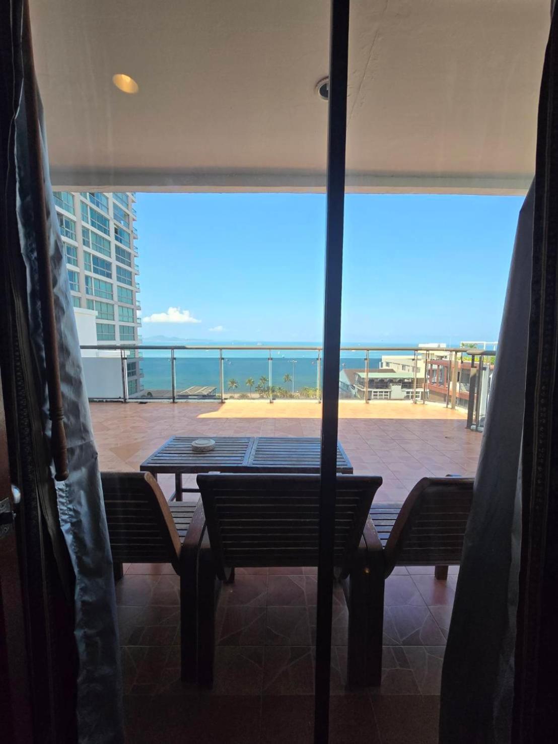 Mike Beach Resort Pattaya Ngoại thất bức ảnh