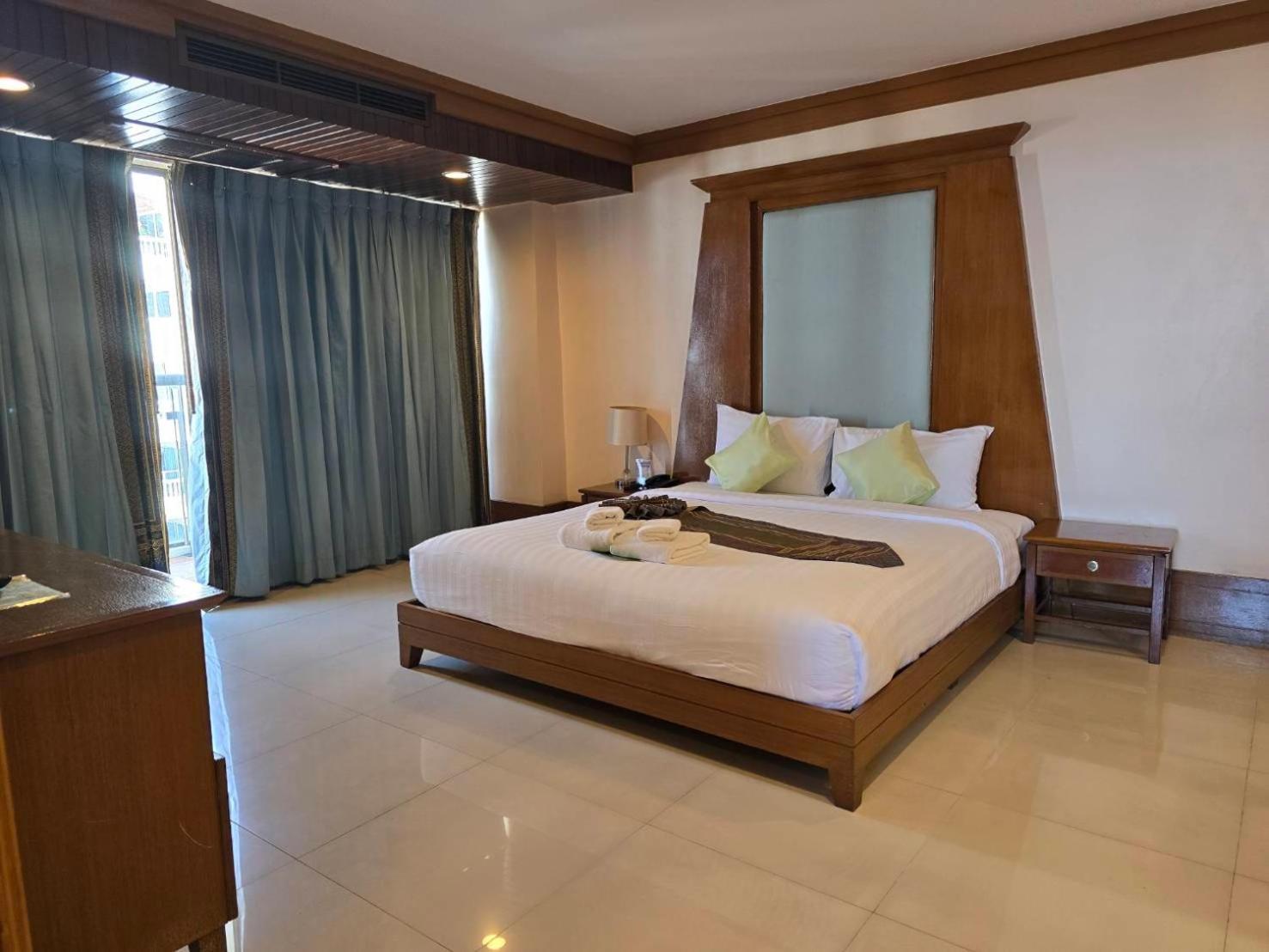 Mike Beach Resort Pattaya Ngoại thất bức ảnh
