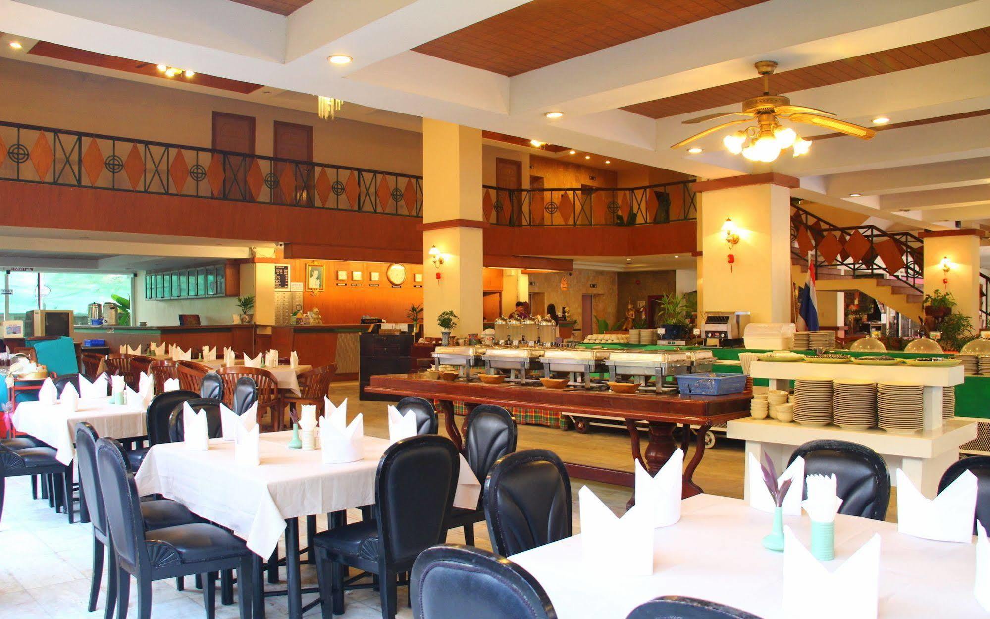 Mike Beach Resort Pattaya Ngoại thất bức ảnh